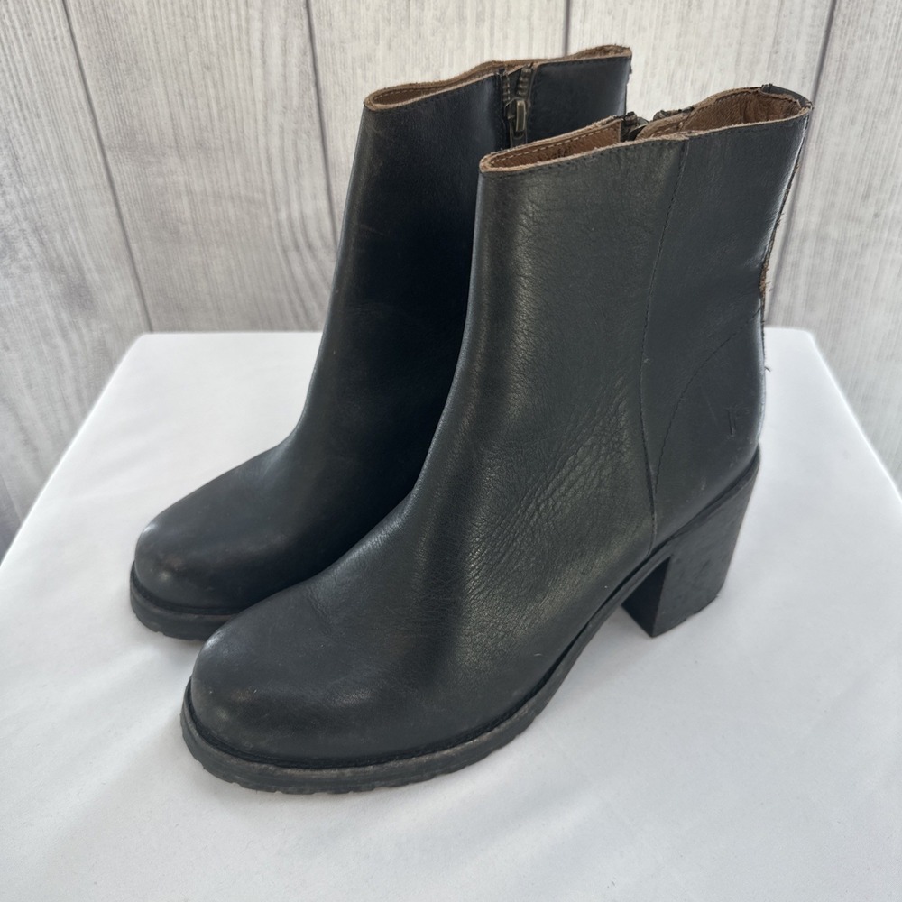 Frye Karen Booties Womens 9.5 Black Leather Intentionally Distressed Boot